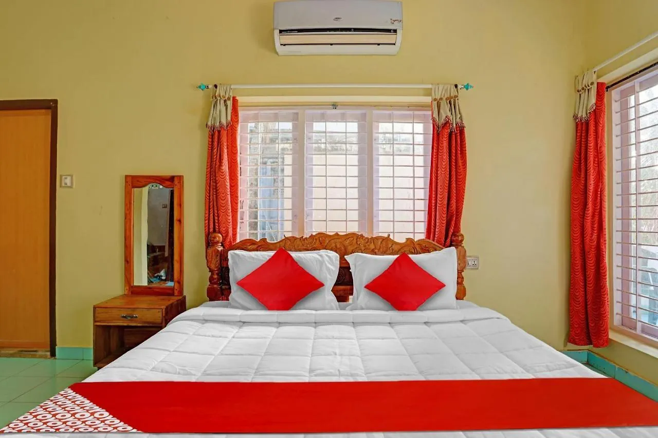 كوفالام Oyo Flagship Sea Side Ayurvedic Beach Resort فندق